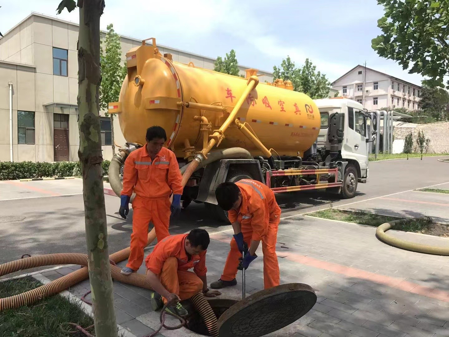 皋兰化粪池清理与5-8吨吸粪车施工效率分析